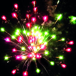 Новый Год  шагает